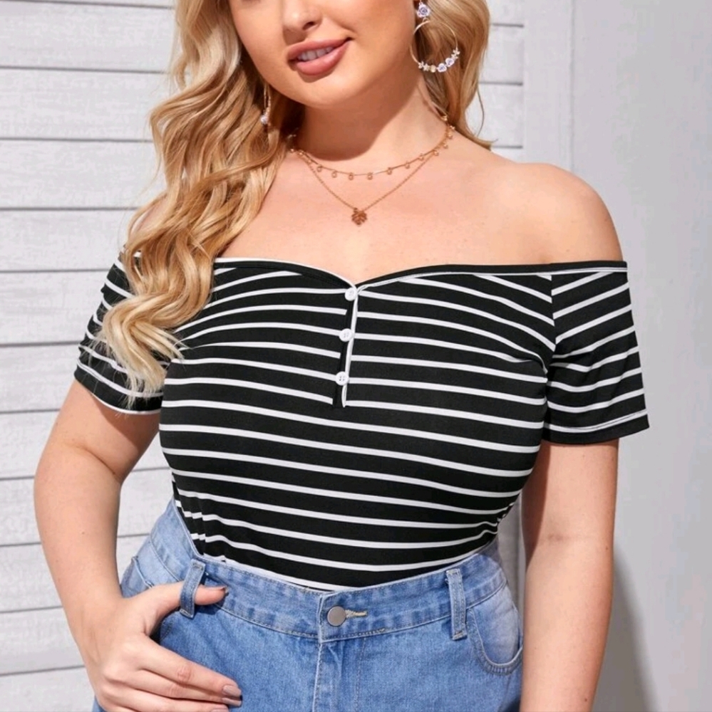 ❤️❤️❤️ Shein Black and White Stripped Off Shoulder Cropped Top